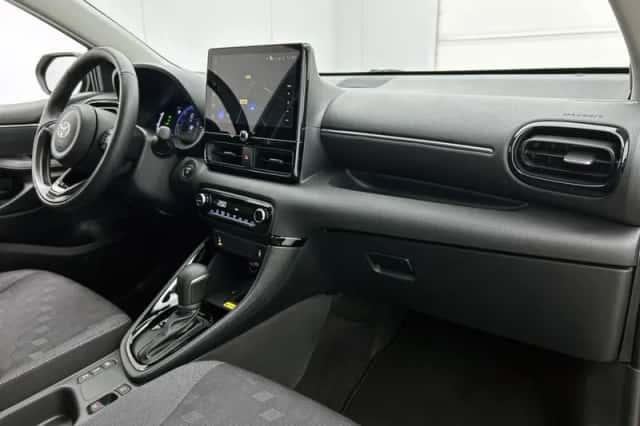 Toyota Yaris (2025) thumbnail 6