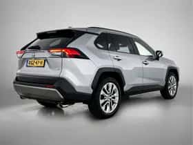 Toyota RAV4 (2021) thumbnail 2
