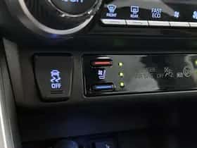 Toyota RAV4 (2021) thumbnail 18