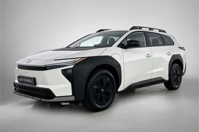 Toyota bZ4X (2026) thumbnail 1