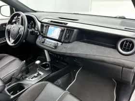 Toyota RAV4 (2018) thumbnail 6