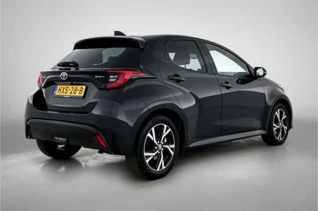Toyota Yaris (2025) thumbnail 2