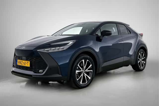 Toyota C-HR (2025) thumbnail 1