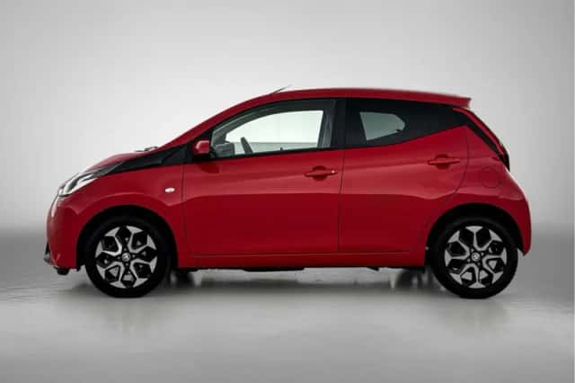 Toyota Aygo (2022) thumbnail 3