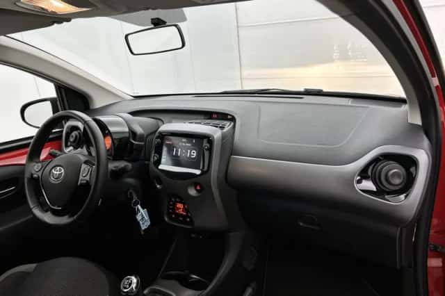 Toyota Aygo (2022) thumbnail 6