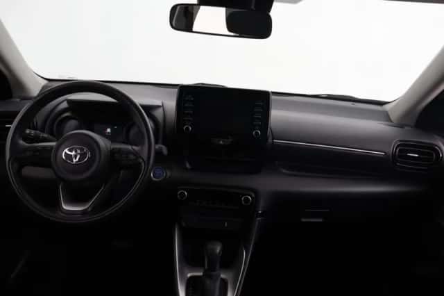 Toyota Yaris (2021) thumbnail 4