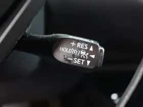 Toyota C-HR (2020) thumbnail 18