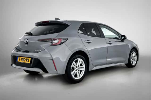Toyota Corolla (2022) thumbnail 2