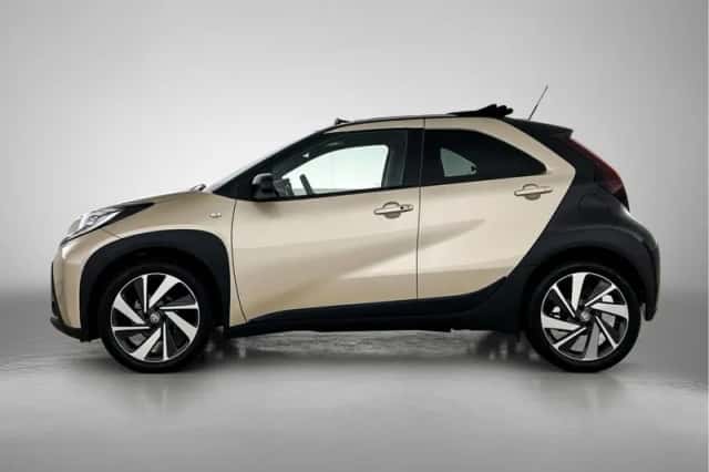 Toyota Aygo (2022) thumbnail 3