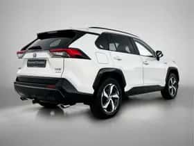 Toyota RAV4 (2022) thumbnail 2