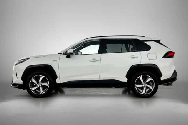 Toyota RAV4 (2022) thumbnail 3