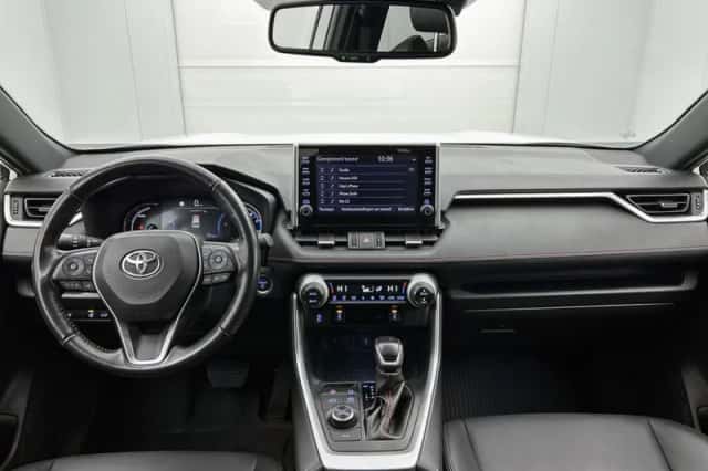 Toyota RAV4 (2022) thumbnail 4