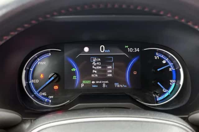 Toyota RAV4 (2022) thumbnail 5