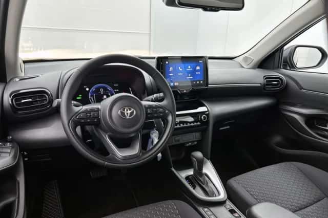 Toyota Yaris_Cross (2025) thumbnail 6