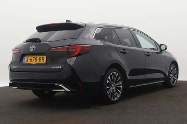 Toyota Corolla_Touring_Sports (2023) thumbnail 2