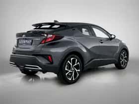 Toyota C-HR (2022) thumbnail 2