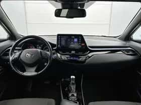 Toyota C-HR (2022) thumbnail 4