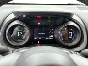 Toyota Yaris (2023) thumbnail 5