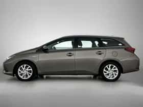 Toyota Auris (2018) thumbnail 3