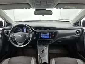 Toyota Auris (2018) thumbnail 4