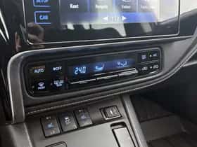 Toyota Auris (2018) thumbnail 9