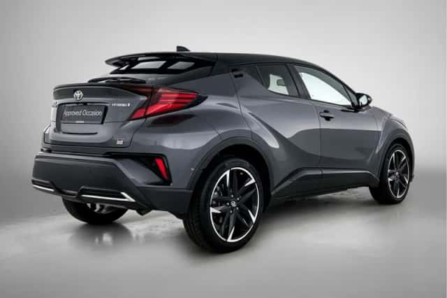 Toyota C-HR (2024) thumbnail 2