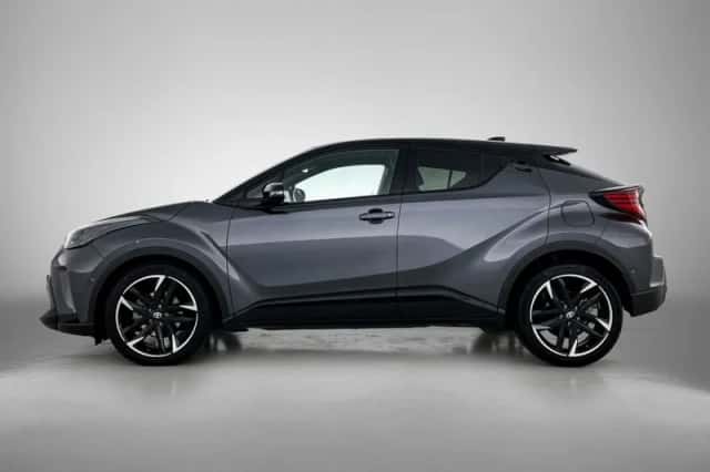 Toyota C-HR (2024) thumbnail 3