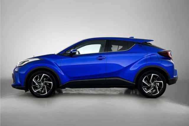 Toyota C-HR (2022) thumbnail 3
