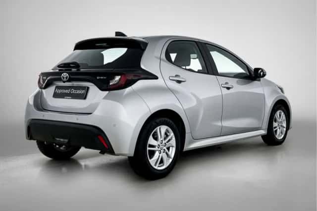 Toyota Yaris (2025) thumbnail 2