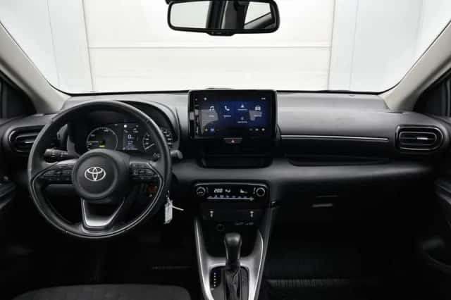 Toyota Yaris (2025) thumbnail 4