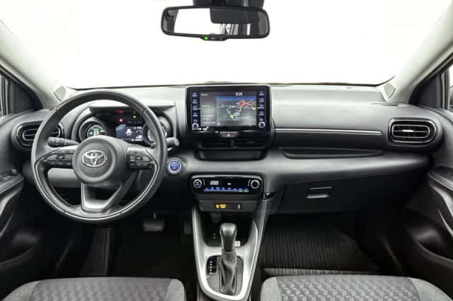 Toyota Yaris (2022) thumbnail 4