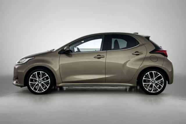 Toyota Yaris (2023) thumbnail 3