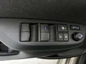 Toyota Yaris (2023) thumbnail 23