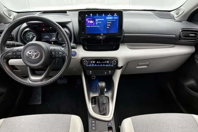 Toyota Yaris (2023) thumbnail 4
