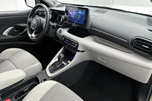 Toyota Yaris (2023) thumbnail 6