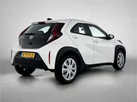 Toyota Aygo (2022) thumbnail 2