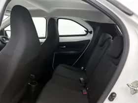 Toyota Aygo (2022) thumbnail 16