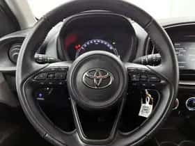 Toyota Aygo (2022) thumbnail 17