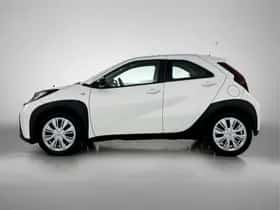 Toyota Aygo (2022) thumbnail 3