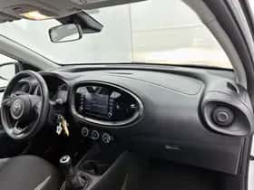 Toyota Aygo (2022) thumbnail 6