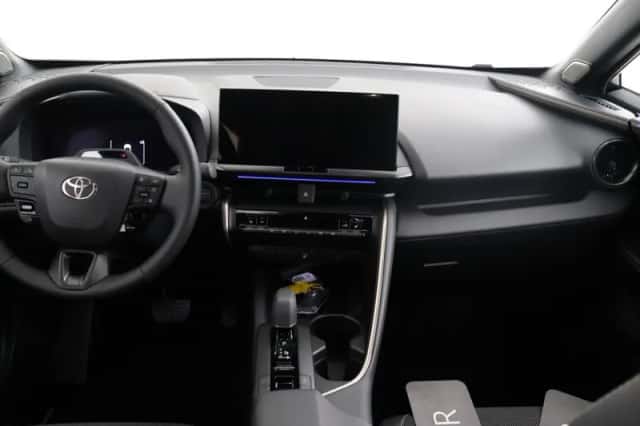 Toyota C-HR (2026) thumbnail 4