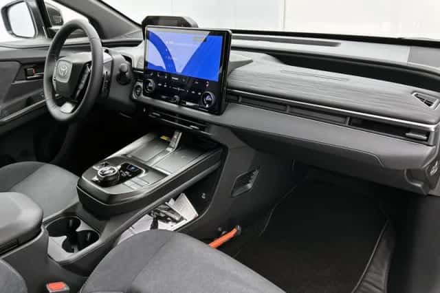 Toyota C-HR+ (2026) thumbnail 6
