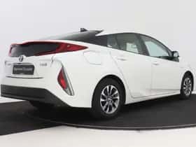 Toyota Prius (2018) thumbnail 2