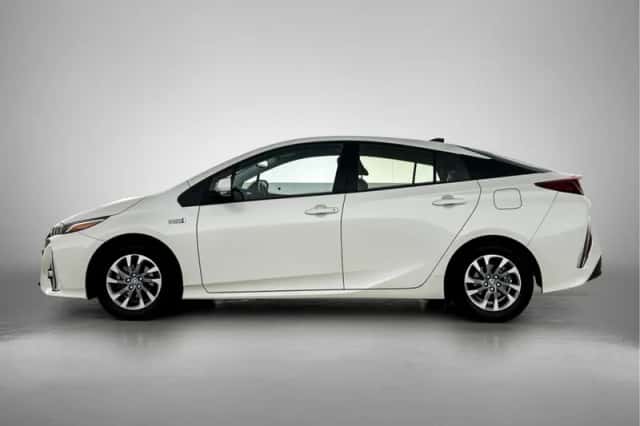 Toyota Prius (2018) thumbnail 3