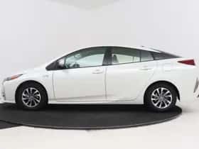 Toyota Prius (2018) thumbnail 3