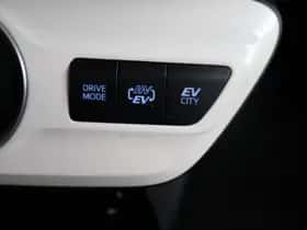 Toyota Prius (2018) thumbnail 27