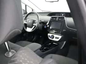 Toyota Prius (2018) thumbnail 36