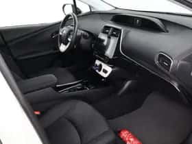 Toyota Prius (2018) thumbnail 37