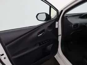 Toyota Prius (2018) thumbnail 5