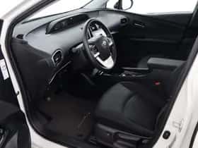 Toyota Prius (2018) thumbnail 6